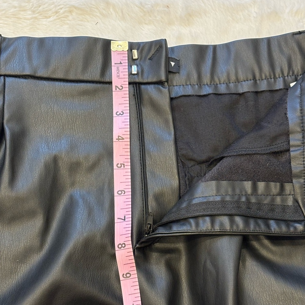 Zara Black High Waist Women Shorts - Picture 6 of 9